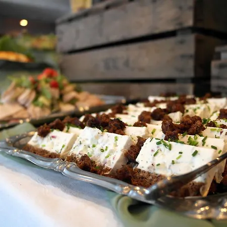 Bed & Breakfast Varjola Center