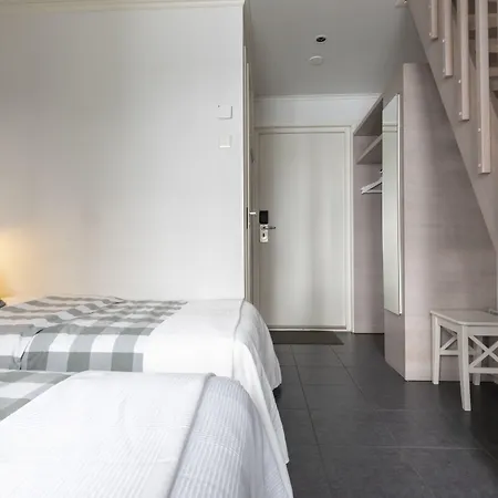 Oda ve Kahvaltı Varjola Center 4*