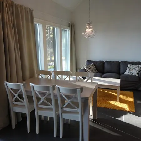 Bed & Breakfast Varjola Center 3*