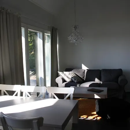 Bed & Breakfast Varjola Center 3*