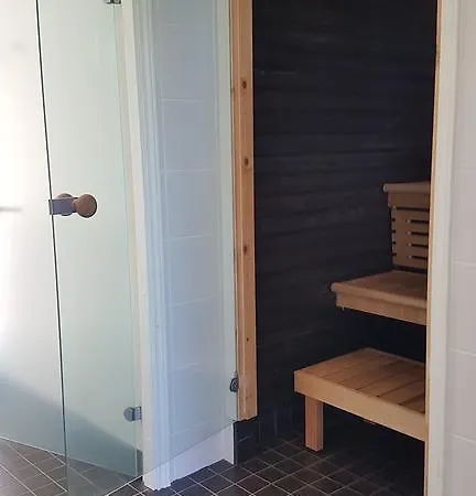 Varjola Center 4* Laukas