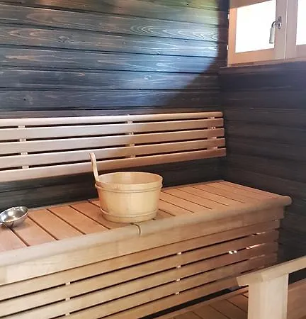 Bed & Breakfast Varjola Center