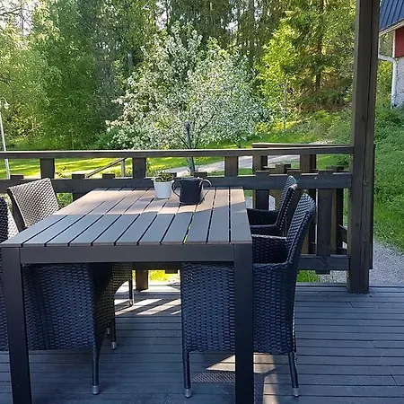 Varjola Center Bed & Breakfast 4*