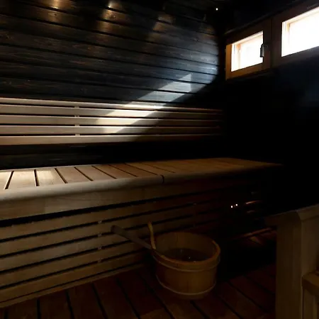 Varjola Center 4* Laukas