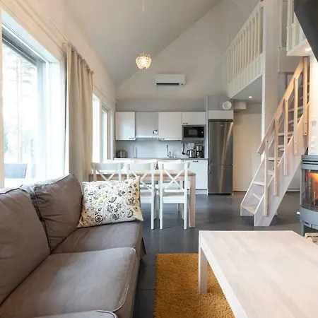 Varjola Center 4* Laukas