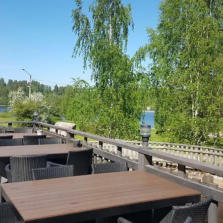 Bed & Breakfast Varjola Center Laukas