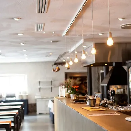 Varjola Center 4* Laukas