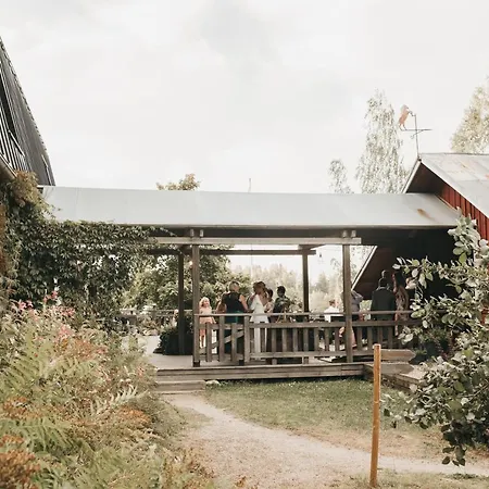 Varjola Center Bed & Breakfast