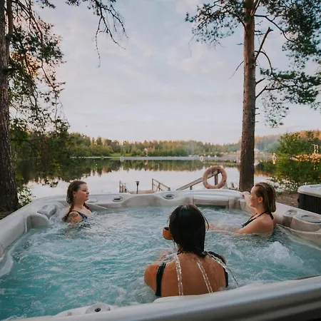 Varjola Center Bed & Breakfast Laukas