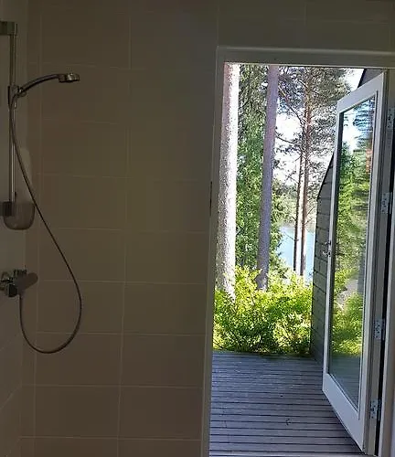 Varjola Center Bed & Breakfast Laukaa