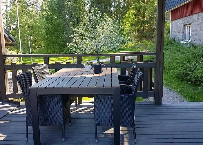 Varjola Center Bed & Breakfast 4*