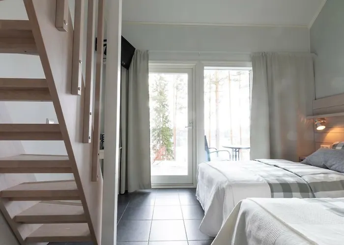 Varjola Center 4* Laukaa