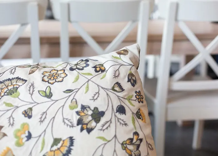 Bed & Breakfast Varjola Center