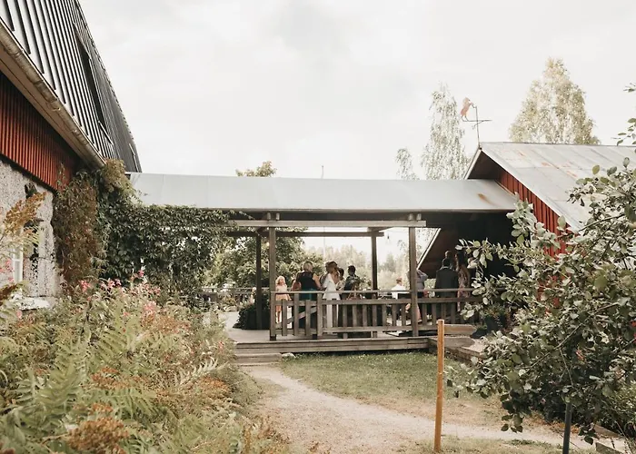 Varjola Center Bed & Breakfast